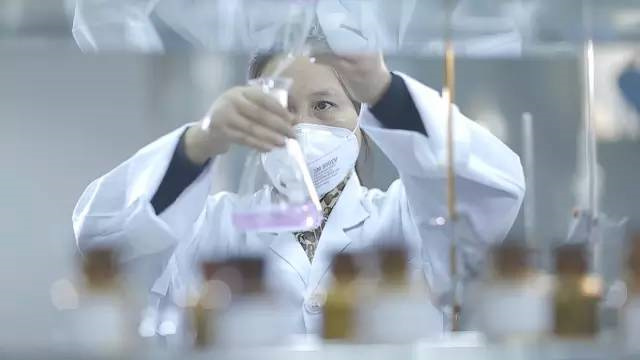 ���ӹ�����ҳʵ����