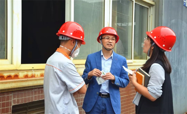 ���ӹ�����ҳ������Ա��һ��