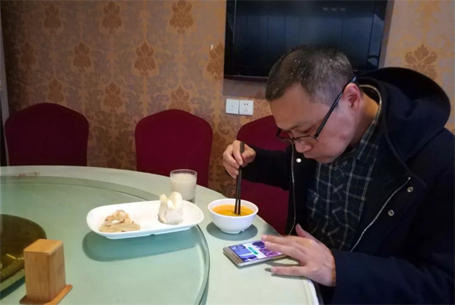 ���ӹ�����ҳ������Ա��һ��